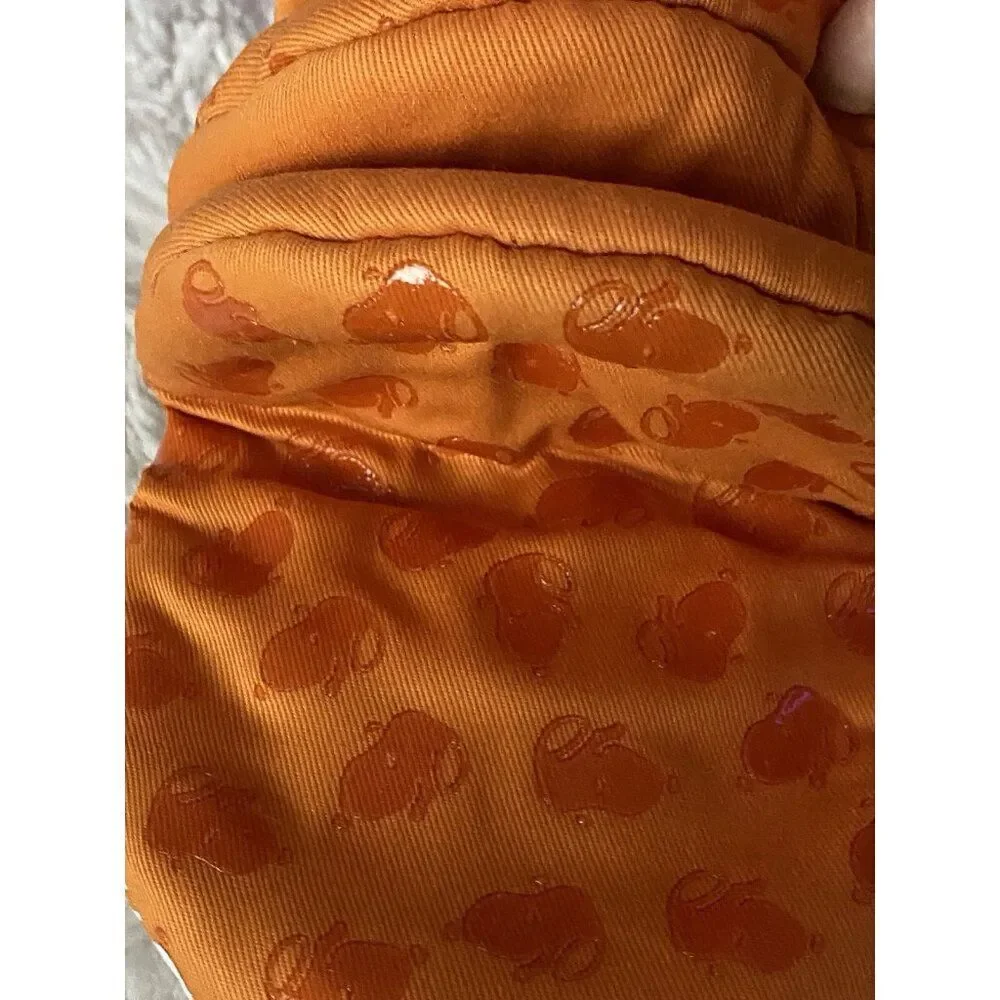 2 Pack Peanuts Snoopy Charlie Brown Football Autumn Silicone Oven Mini Mitts NEW